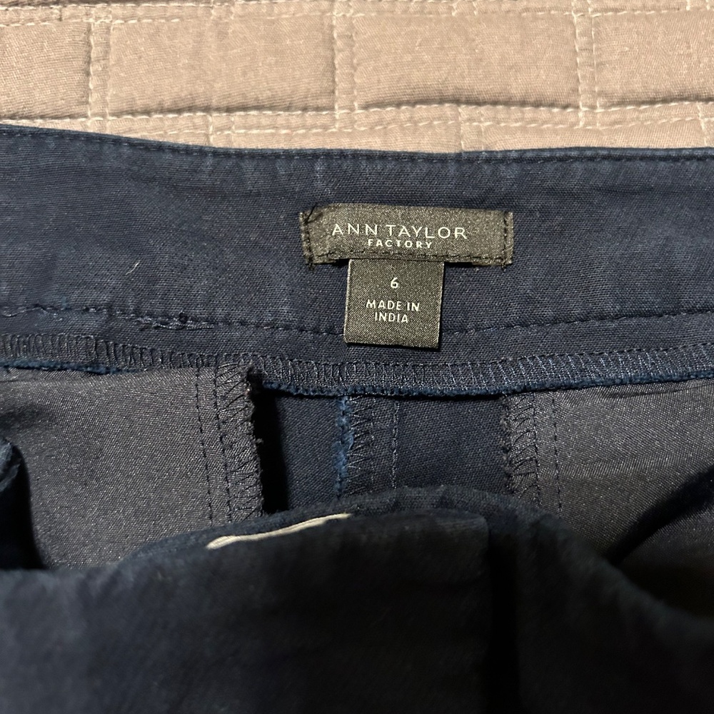 Ann Taylor Factory | High Rise Ankle Pant | Size 6 - Picture 8 of 9